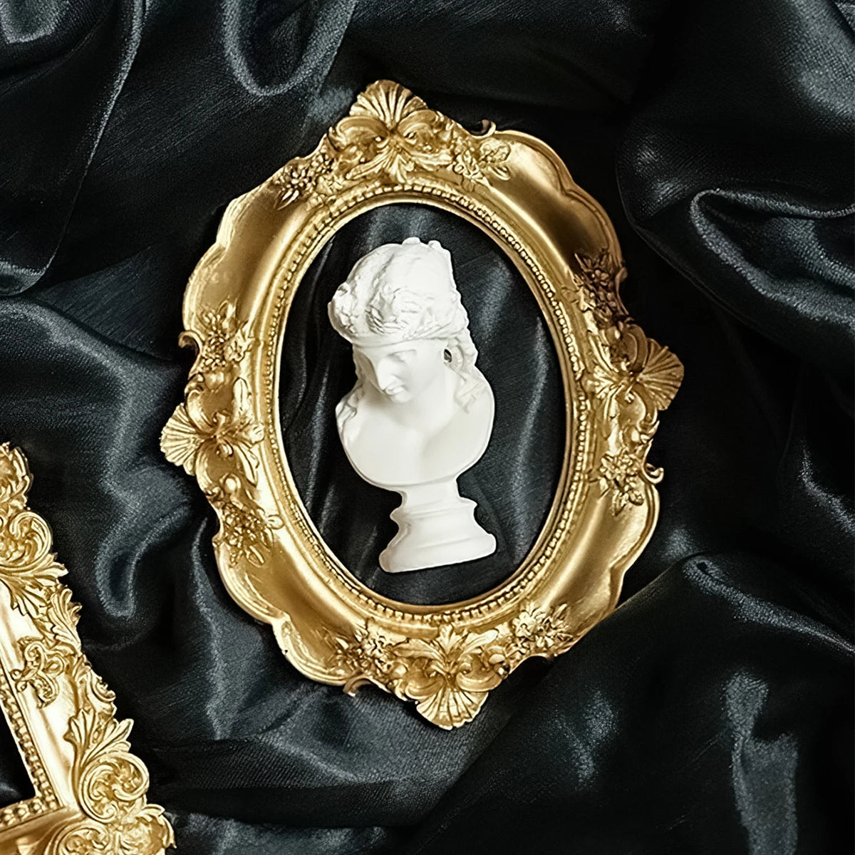 Mini Golden Elegant Vintage Display Frame My Store